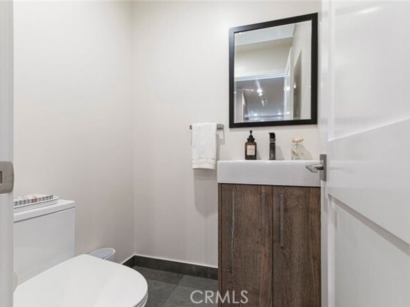 17155 Barneston, Granada Hills (los Angeles) CA 91344