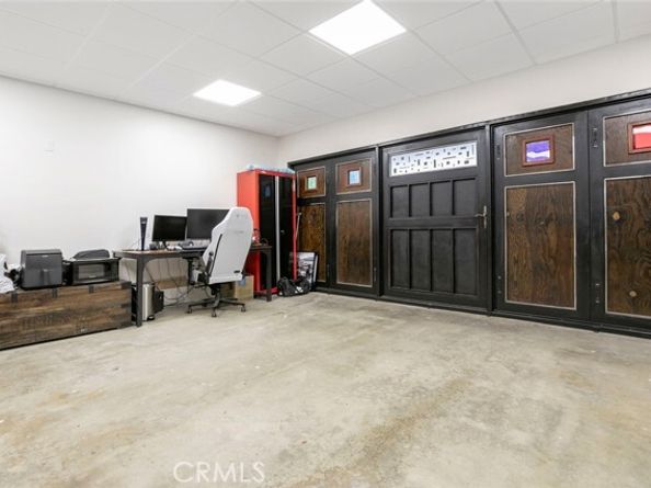 17155 Barneston, Granada Hills (los Angeles) CA 91344