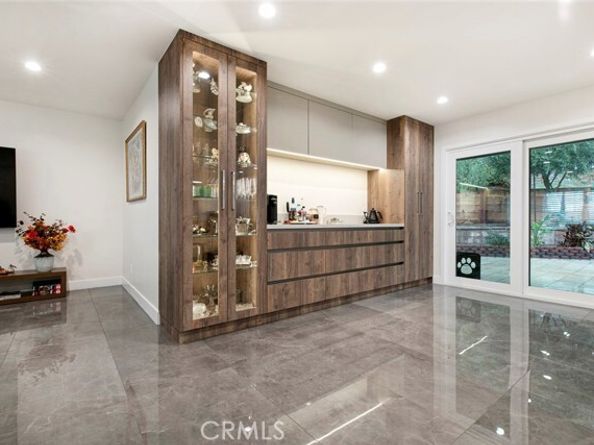 17155 Barneston, Granada Hills (los Angeles) CA 91344