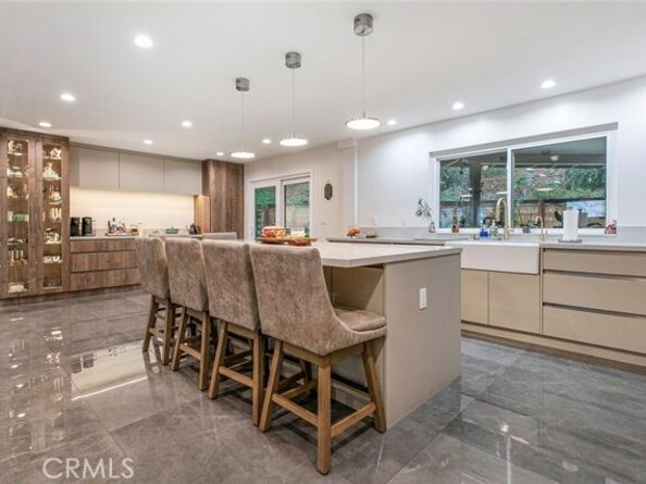 17155 Barneston, Granada Hills (los Angeles) CA 91344