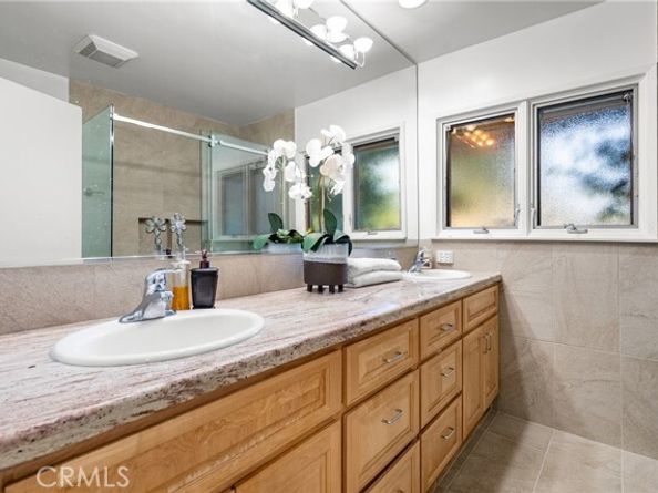 19200 Ballinger, Northridge (los Angeles) CA 91324