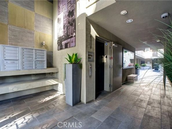 11023 Fruitland Drive 304, Studio City (los Angeles) CA 91604