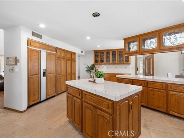 10703 Wheatland Avenue, Sunland (los Angeles) CA 91040