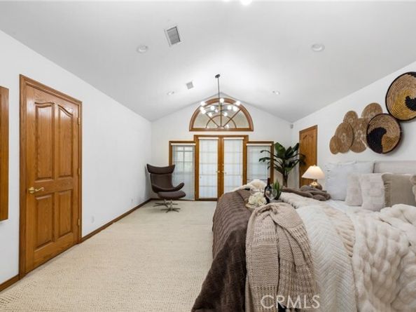 10703 Wheatland Avenue, Sunland (los Angeles) CA 91040