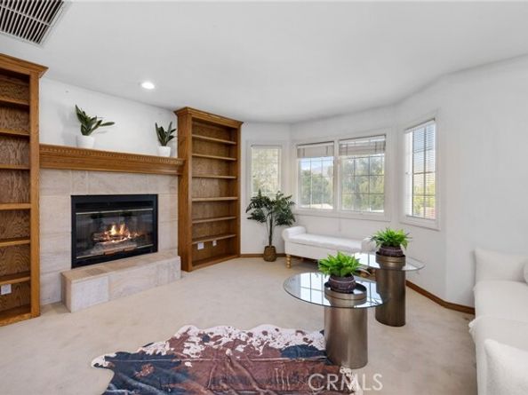 10703 Wheatland Avenue, Sunland (los Angeles) CA 91040