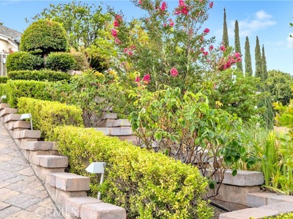 10703 Wheatland Avenue, Sunland (los Angeles) CA 91040