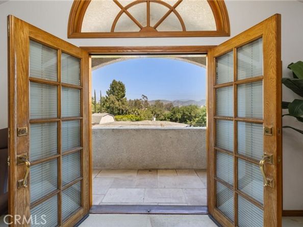 10703 Wheatland Avenue, Sunland (los Angeles) CA 91040