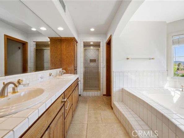 10703 Wheatland Avenue, Sunland (los Angeles) CA 91040
