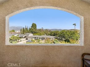 10703 Wheatland Avenue, Sunland (los Angeles) CA 91040