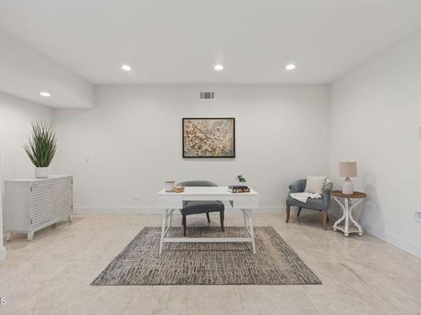 18924 Halsted Street, Northridge (los Angeles) CA 91324