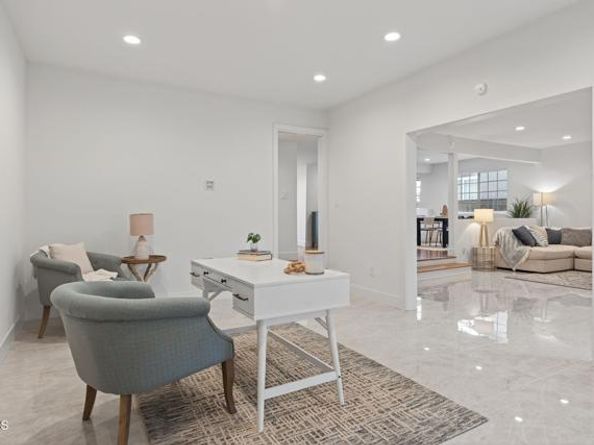 18924 Halsted Street, Northridge (los Angeles) CA 91324