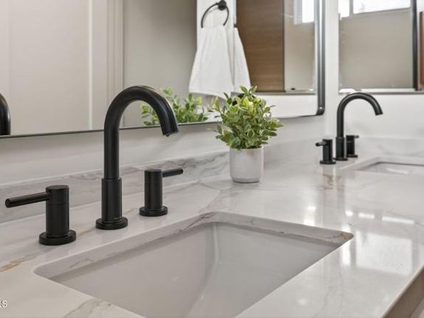 18924 Halsted Street, Northridge (los Angeles) CA 91324