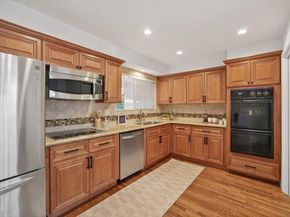 18924 Halsted Street, Northridge (los Angeles) CA 91324