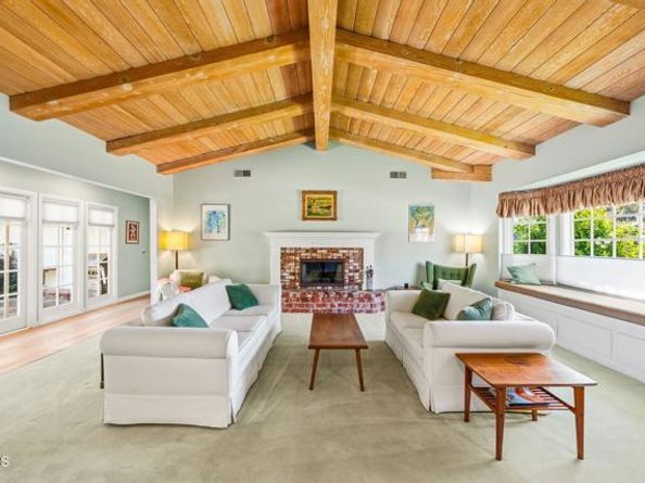 17933 Osborne Street, Northridge (los Angeles) CA 91325