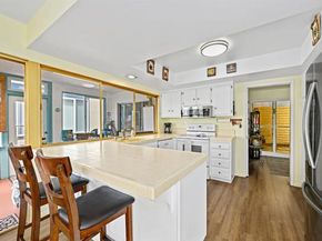 3808 Vista Campana 11, Oceanside CA 92057