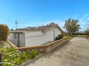 3655 Vista Campana 9, Oceanside CA 92057