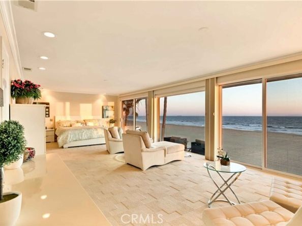 67 A Surfside Avenue, Surfside (seal Beach) CA 90743