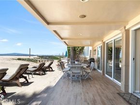 67 A Surfside Avenue, Surfside (seal Beach) CA 90743