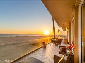 67 A Surfside Avenue, Surfside (seal Beach) CA 90743