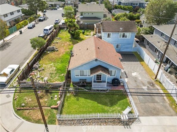 2110 Orange Avenue, Costa Mesa CA 92627