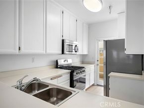 11038 Camarillo Street 13, North Hollywood (los Angeles) CA 91602