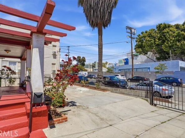 1257 N New Hampshire, Los Angeles CA 90029