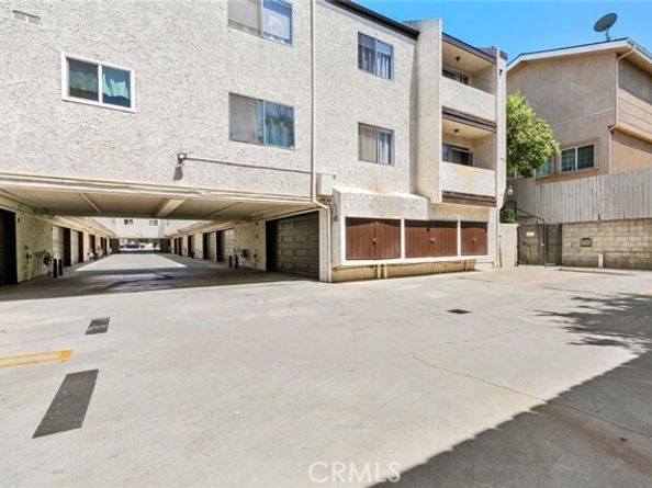 8801 Cedros Avenue 7, Panorama City (los Angeles) CA 91402
