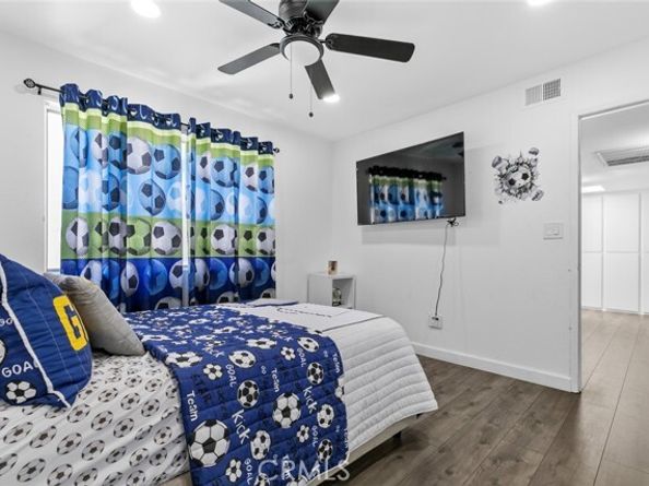 8801 Cedros Avenue 7, Panorama City (los Angeles) CA 91402