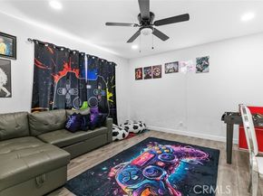 8801 Cedros Avenue 7, Panorama City (los Angeles) CA 91402