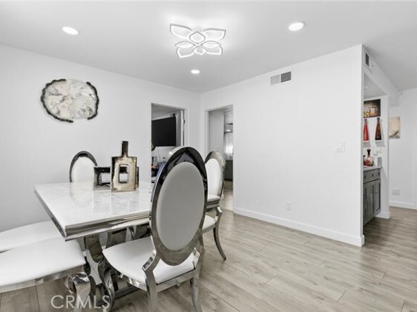 8801 Cedros Avenue 7, Panorama City (los Angeles) CA 91402