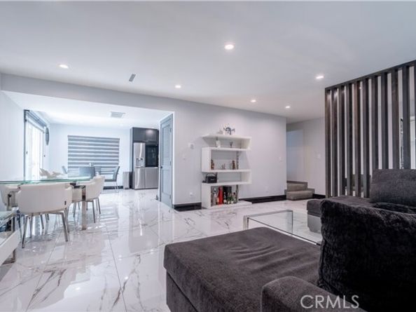 4405 Ventura Canyon Avenue, Sherman Oaks (los Angeles) CA 91423
