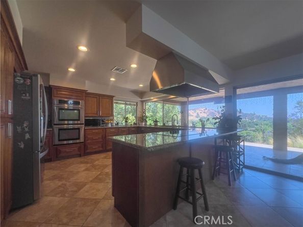 9909 Helen Avenue, Sunland (los Angeles) CA 91040
