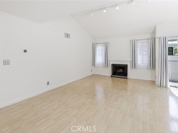 10504 Sunland Boulevard 5, Sunland (los Angeles) CA 91040