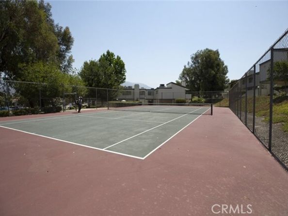 10504 Sunland Boulevard 5, Sunland (los Angeles) CA 91040