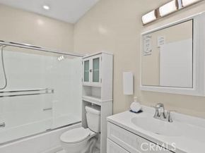 9950 Jordan Avenue 10, Chatsworth (los Angeles) CA 91311