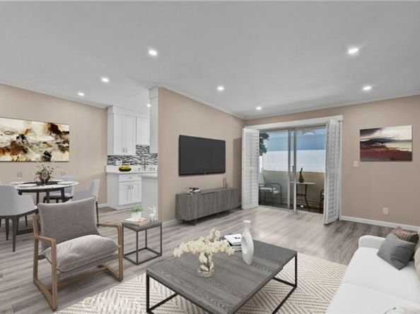 9950 Jordan Avenue 10, Chatsworth (los Angeles) CA 91311