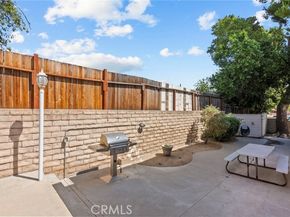 9950 Jordan Avenue 10, Chatsworth (los Angeles) CA 91311