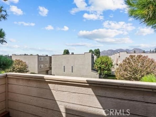 9950 Jordan Avenue 10, Chatsworth (los Angeles) CA 91311