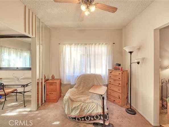 15051 Sherman Way F, Van Nuys (los Angeles) CA 91405