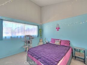 15051 Sherman Way F, Van Nuys (los Angeles) CA 91405