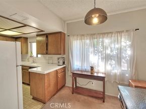 15051 Sherman Way F, Van Nuys (los Angeles) CA 91405