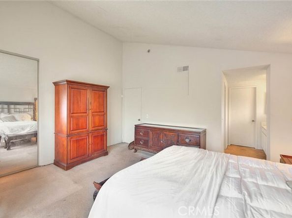 15051 Sherman Way F, Van Nuys (los Angeles) CA 91405