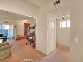 15051 Sherman Way F, Van Nuys (los Angeles) CA 91405