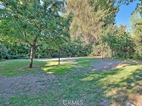 15051 Sherman Way F, Van Nuys (los Angeles) CA 91405