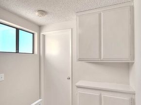 15051 Sherman Way F, Van Nuys (los Angeles) CA 91405