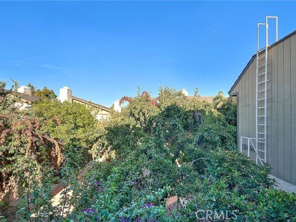 15051 Sherman Way F, Van Nuys (los Angeles) CA 91405