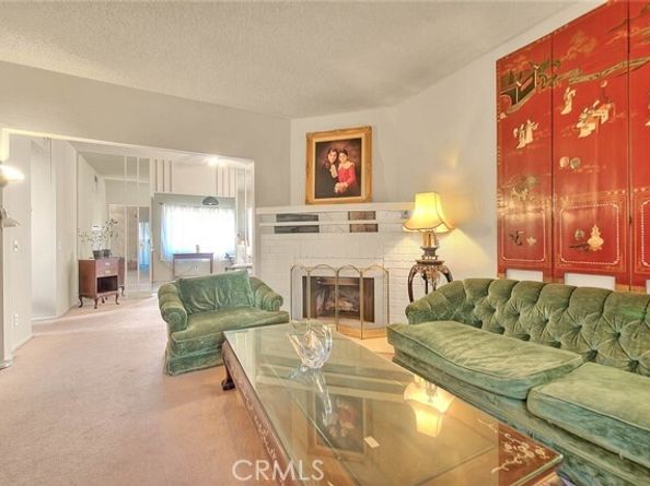 15051 Sherman Way F, Van Nuys (los Angeles) CA 91405