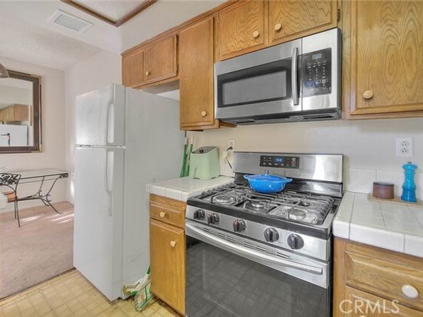 15051 Sherman Way F, Van Nuys (los Angeles) CA 91405