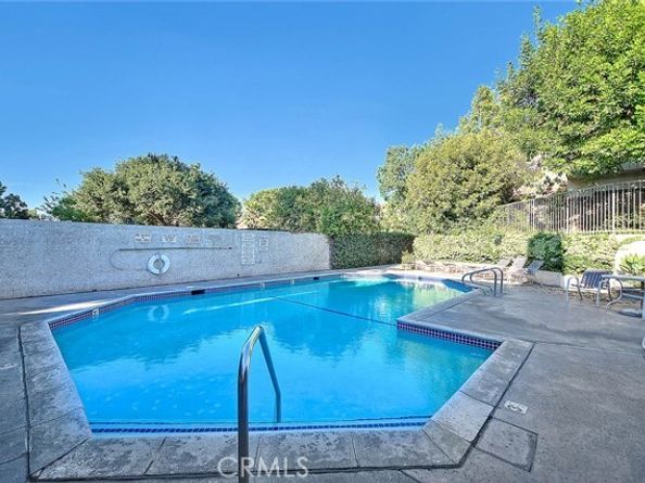 15051 Sherman Way F, Van Nuys (los Angeles) CA 91405