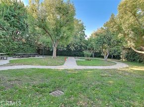 15051 Sherman Way F, Van Nuys (los Angeles) CA 91405